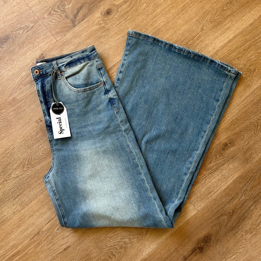 Special A Super Wide Leg Denim Jeans Medium Wash High Rise Size 11/30 NWT P7037